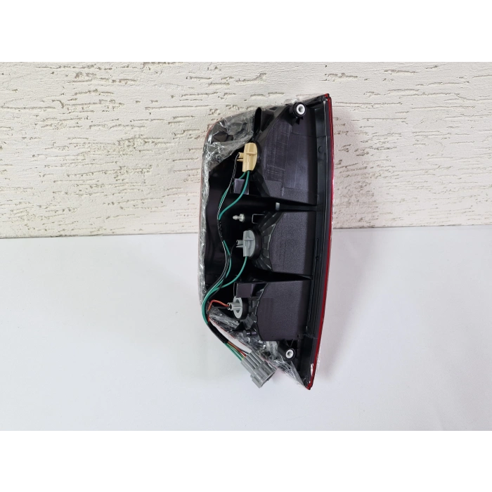 NİSSAN NAVARA SAĞ ARKA STOP LAMBASI DUYLU SIFIR 2006-2014