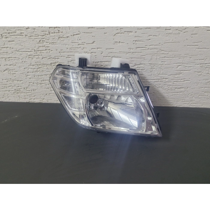 NİSSAN NAVARA SAĞ ÖN FAR MOTORLU SIFIR 2012-2014