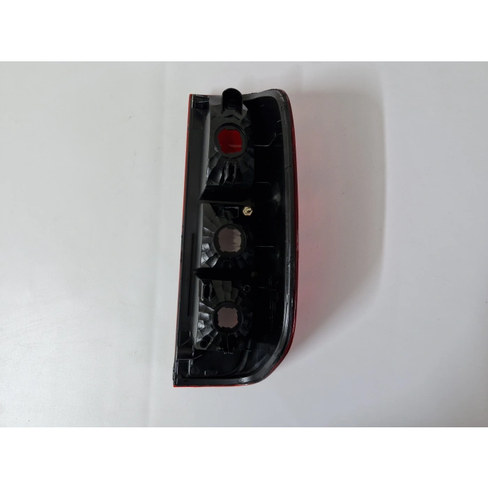 NİSSAN NAVARA SOL ARKA STOP LAMBASI DUYSUZ SIFIR 2006-2014