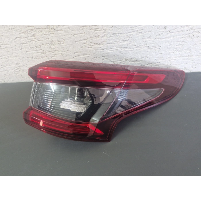 NİSSAN QASHQAİ SAĞ ARKA DIŞ STOP LAMBASI DUYSUZ SIFIR 2017-2021