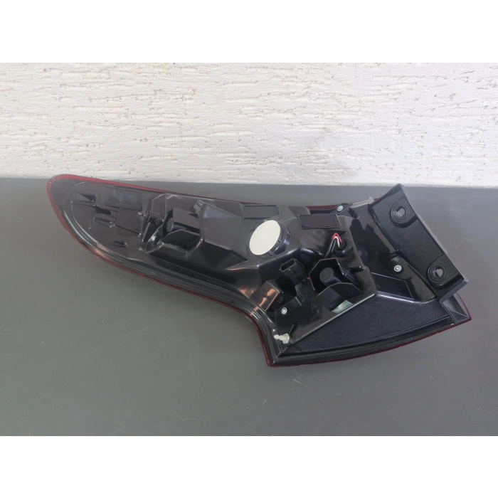 NİSSAN QASHQAİ SAĞ ARKA DIŞ STOP LAMBASI DUYSUZ SIFIR 2017-2021