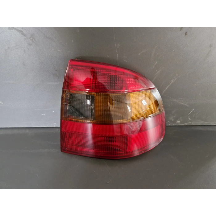 OPEL ASTRA F SEDAN SAĞ STOP LAMBASI SIFIR 1995-1998
