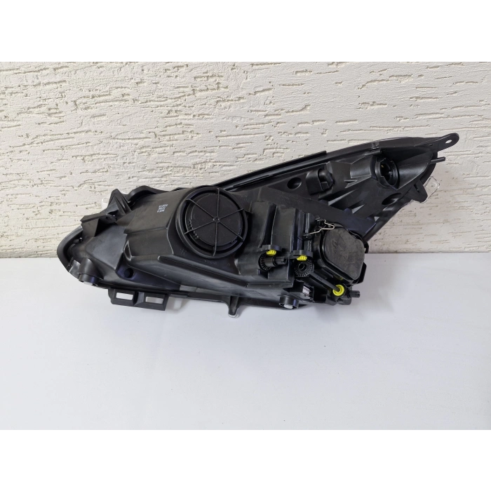 OPEL CORSA D SAĞ ÖN FAR MOTORLU SİYAH SIFIR 2007-2009