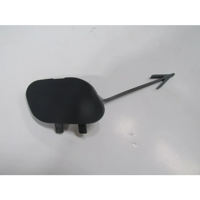 OPEL CORSA- E- 15/19; ÖN TAMPON ÇEKİ DEMİRİ KAPAĞI