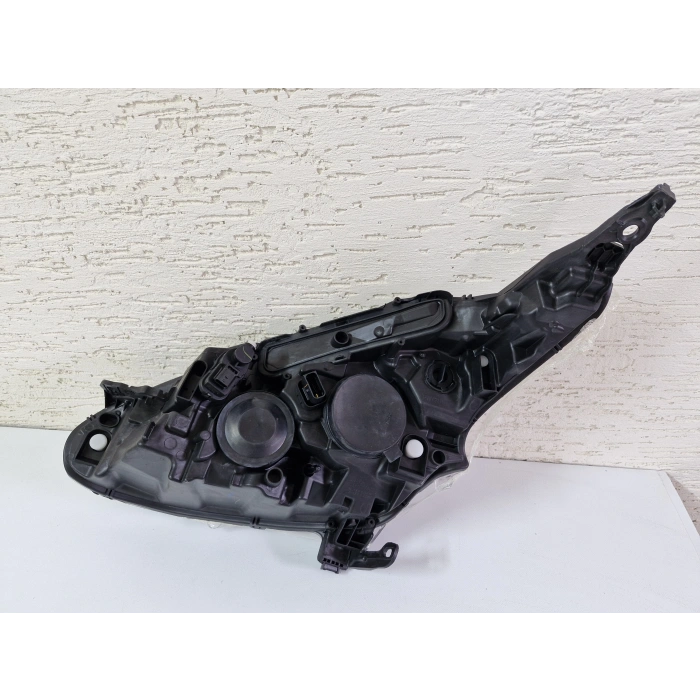 PEUGEOT 208 SAĞ ÖN FAR LEDLİ GÜNDÜZ FARLI SIFIR 2012-2015