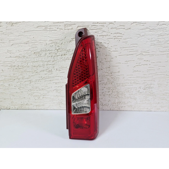 PEUGEOT PARTNER TEK KAPI SAĞ ARKA STOP LAMBASI SIFIR 2008-2011