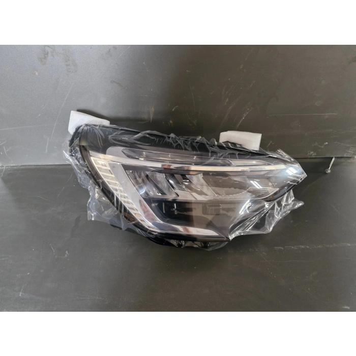 RENAULT CLİO 5 SAĞ ÖN FAR SIFIR KROM ZEMİN 2020-2024