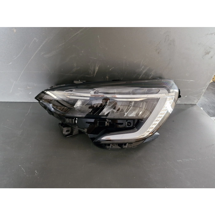 RENAULT CLİO 5 SOL ÖN FAR SIFIR KROM ZEMİN 2020-2024