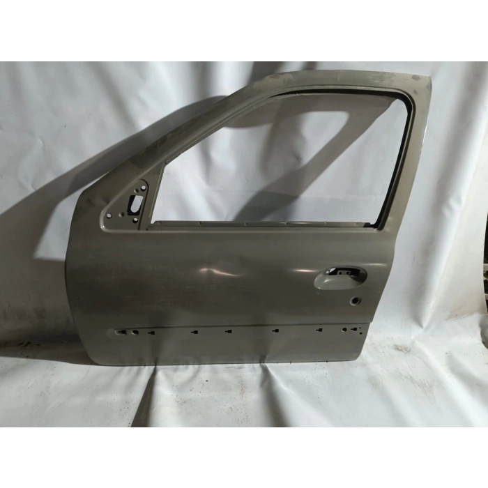 RENAULT CLİO SOL ÖN KAPI 2001-2005 SIFIR AYARINDA