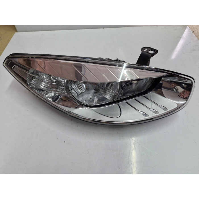 RENAULT FLUENCE SAĞ ÖN FAR 2009-2012 SIFIR AYARINDA