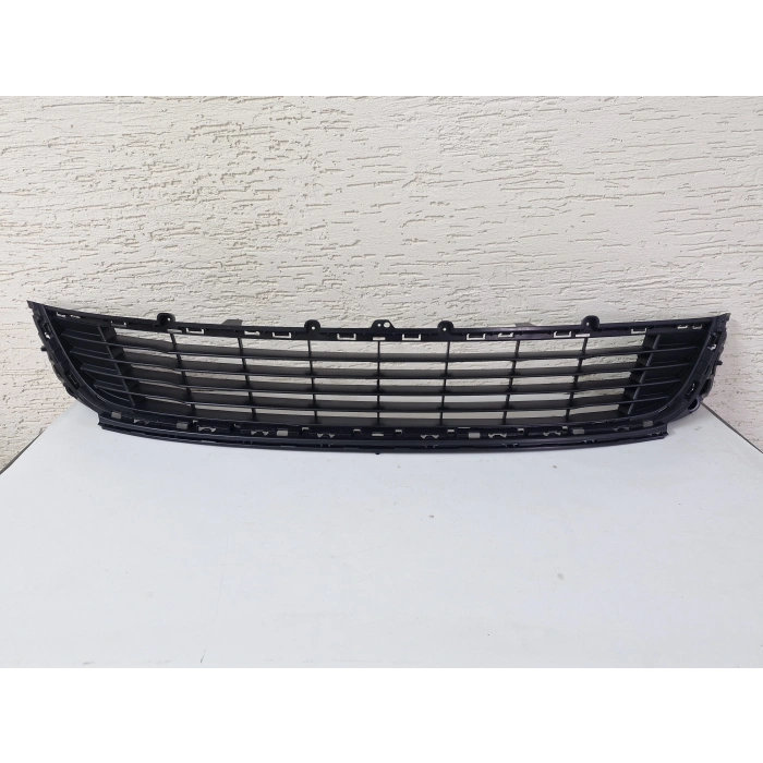 RENAULT MEGANE 3 ÖN TAMPON ORTA IZGARA SIFIR 2010-2014