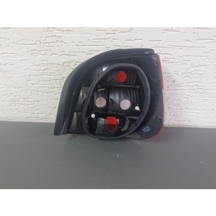 RENAULT SCENİC SOL ARKA STOP LAMBASI DUYSUZ SIFIR 1999-2003