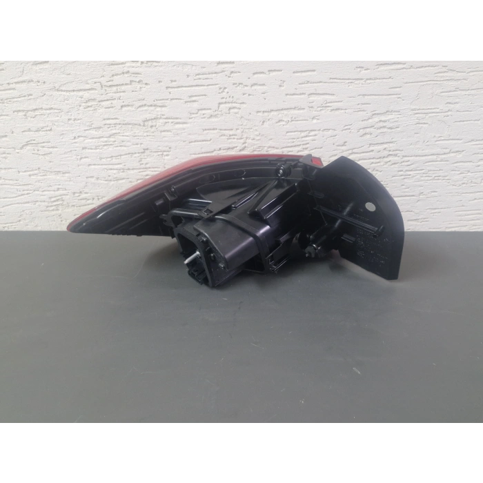 RENAULT TALİANT SAĞ ARKA STOP LAMBASI ORJİNAL SIFIR 2021-2024