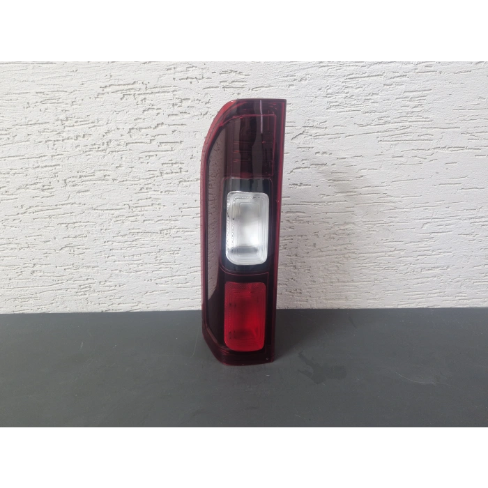 RENAULT TRAFİC 3 SOL ARKA STOP LAMBASI DUYSUZ SIFIR 2014-2019