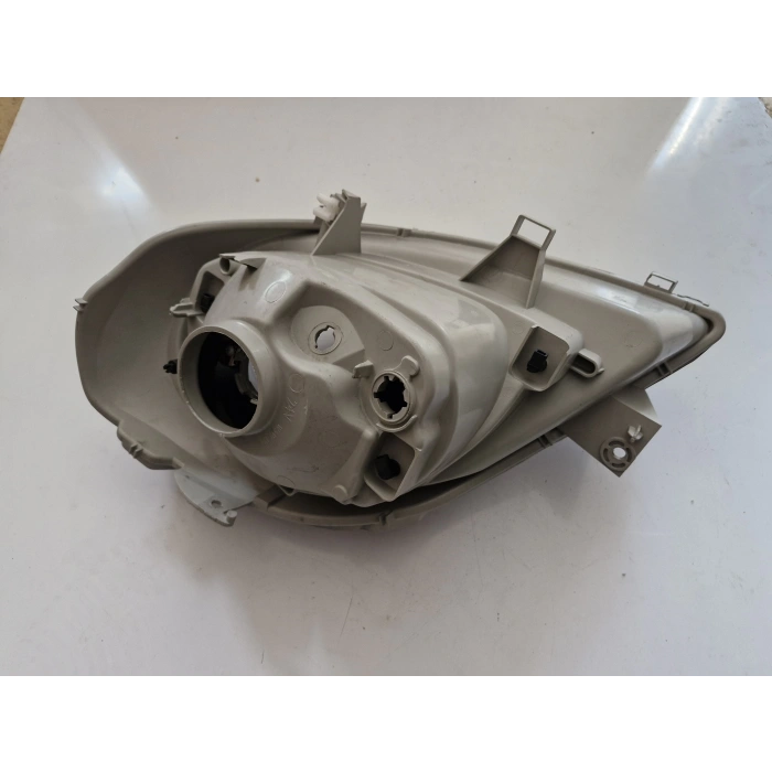 RENAULT TRAFİC SAĞ ÖN FAR 2001-2006 SIFIR AYARINDA