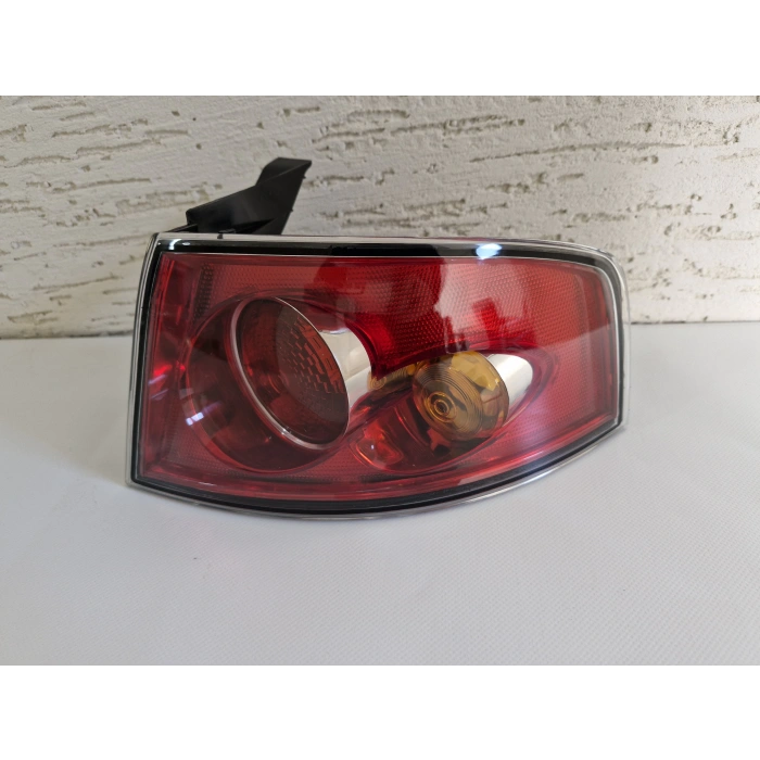 SEAT İBİZA SAĞ ARKA DIŞ STOP LAMBASI SIFIR 2002-2004