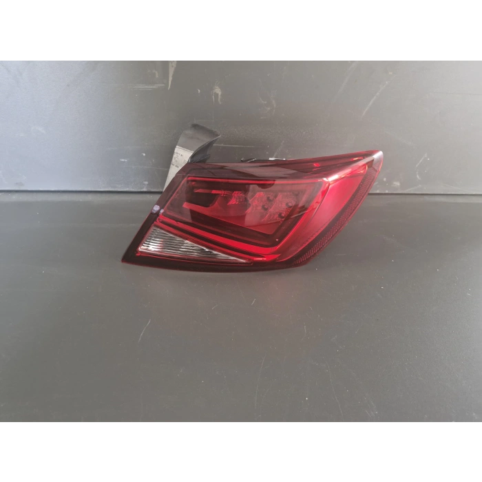 SEAT LEON SAĞ DIŞ STOP LAMBASI LEDLİ SIFIR 2013-2016