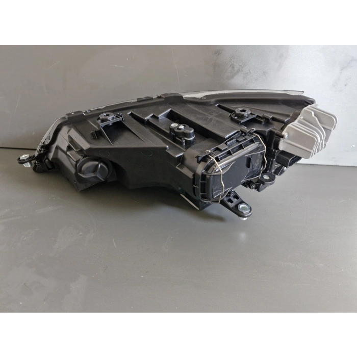 SEAT LEON SAĞ ÖN FAR LEDLİ BEYİNLER ÜZERİNDE SIFIR 2012-2016