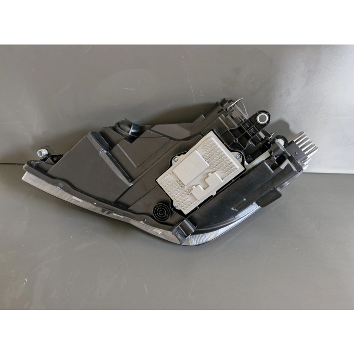 SEAT LEON SAĞ ÖN FAR LEDLİ BEYİNLER ÜZERİNDE SIFIR 2012-2016