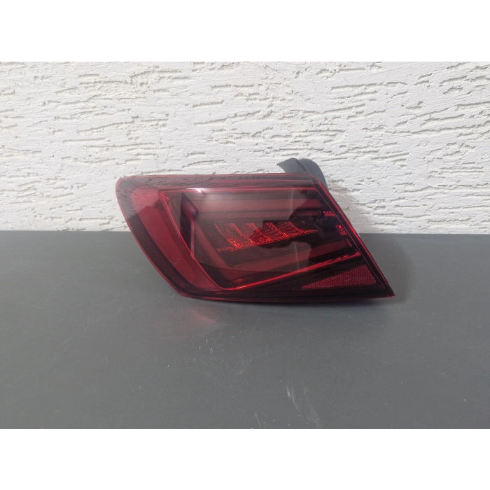 SEAT LEON SOL ARKA DIŞ STOP LAMBASI LEDLİ SIFIR 2017-2021