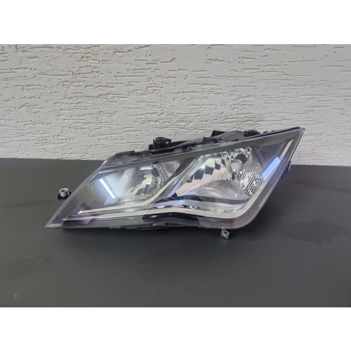 SEAT LEON SOL ÖN FAR HALOJEN SIFIR 2017-2021