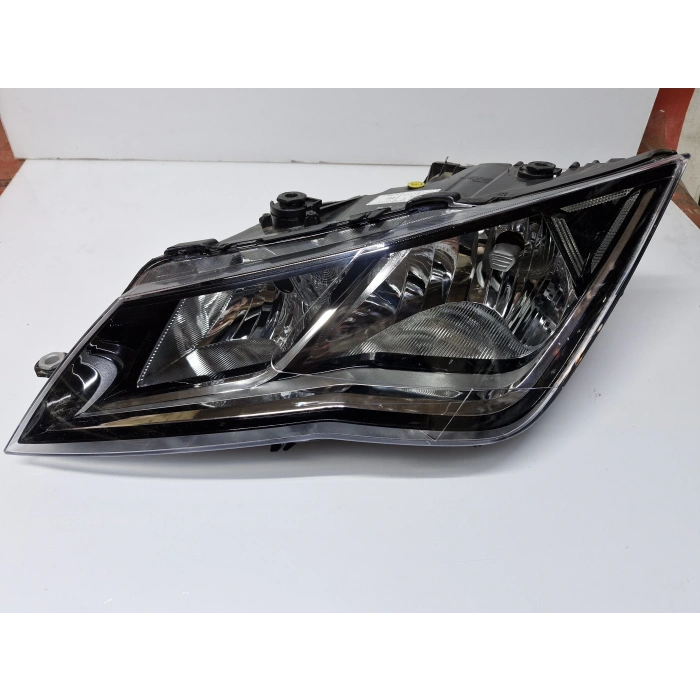 SEAT LEON SOL ÖN FAR LEDLİ 2017- SIFIR AYARINDA