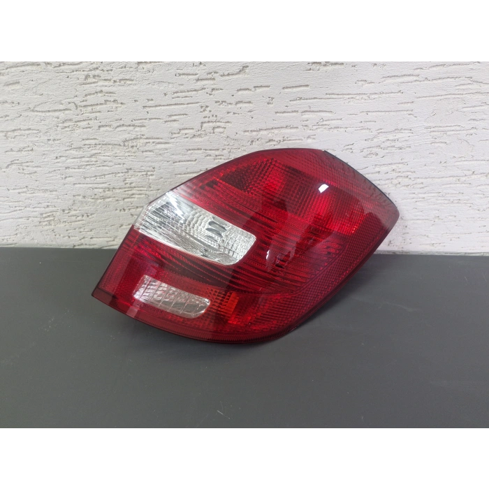 SKODA FABİA SAĞ ARKA STOP LAMBASI DUYSUZ SIFIR 2009-2012