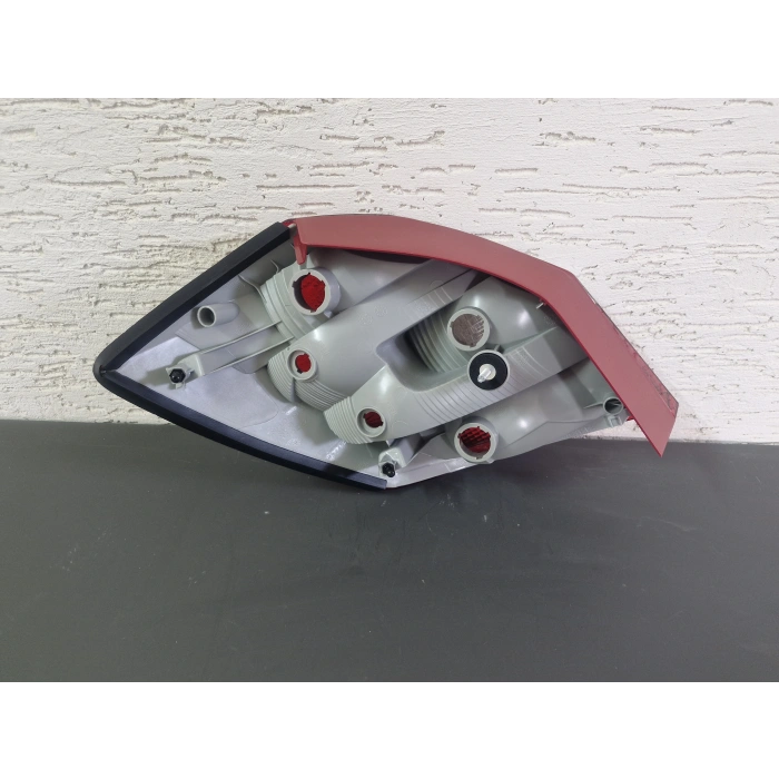 SKODA FABİA SAĞ ARKA STOP LAMBASI DUYSUZ SIFIR 2009-2012