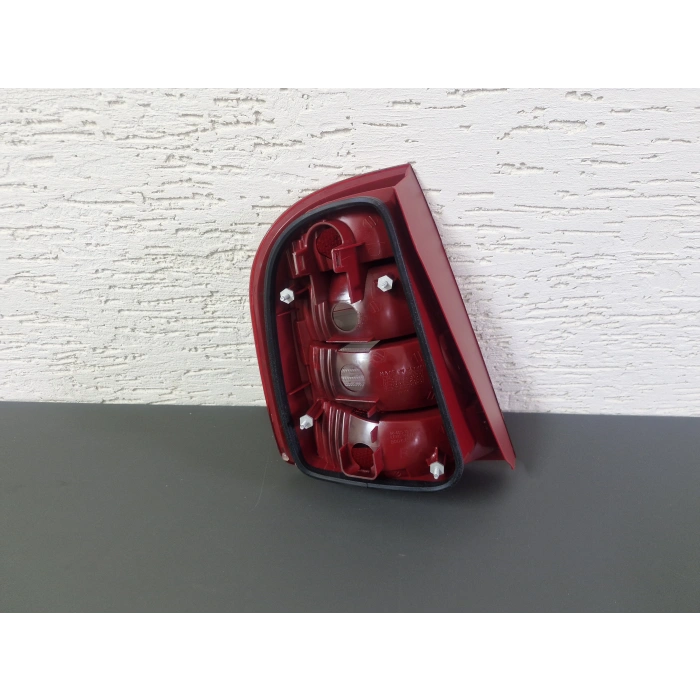 SKODA FABİA SAĞ ARKA STOP LAMBASI SIFIR 2004-2008