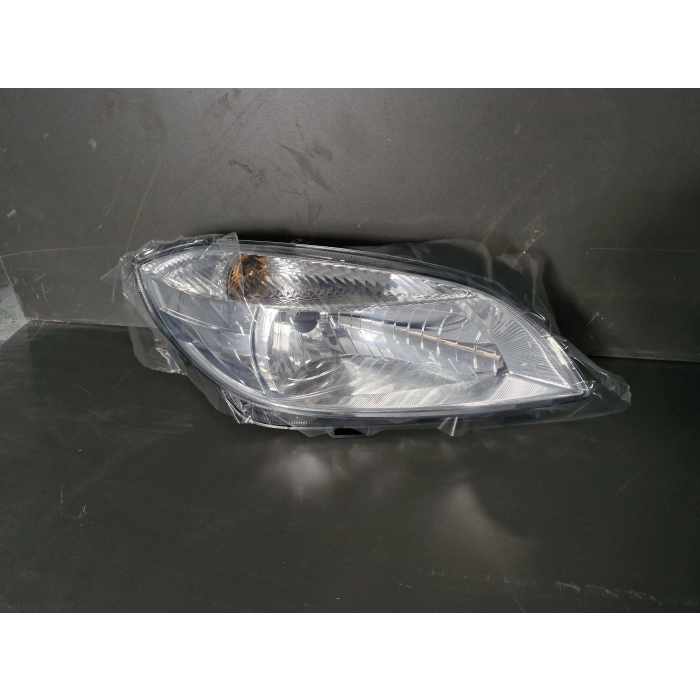 SKODA FABİA SAĞ ÖN FAR SIFIR 2011 2012 2013 2014 2015