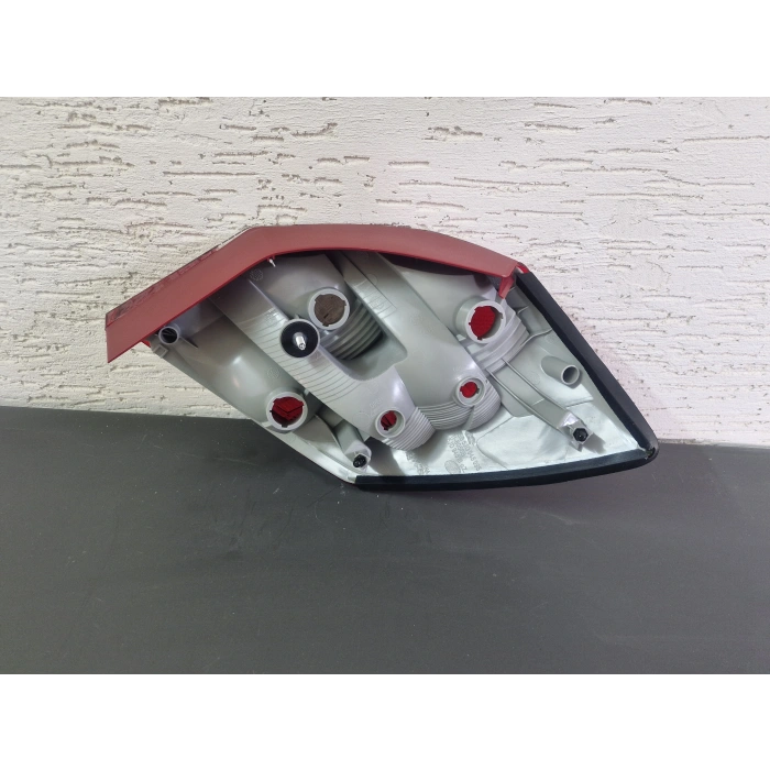 SKODA FABİA SOL ARKA STOP LAMBASI DUYSUZ SIFIR 2009-2012