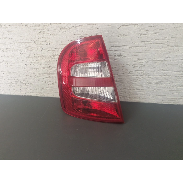 SKODA FABİA SOL ARKA STOP LAMBASI SIFIR 2000-2004