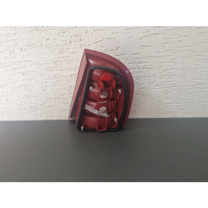 SKODA FABİA SOL ARKA STOP LAMBASI SIFIR 2000-2004