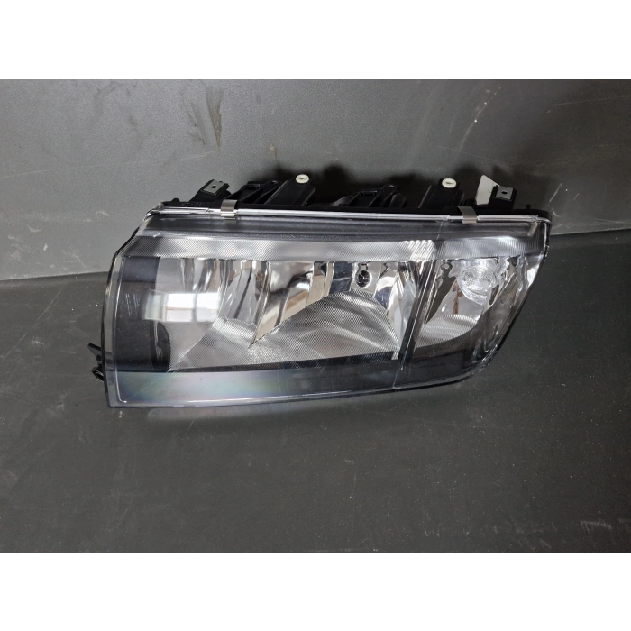 SKODA FABİA SOL ÖN FAR MOTORSUZ SİYAH SIFIR 2004-2007