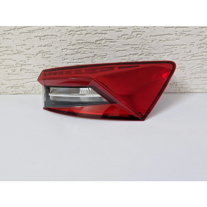 SKODA KODİAQ SAĞ ARKA STOP LAMBASI LEDLİ SIFIR 2016-2021