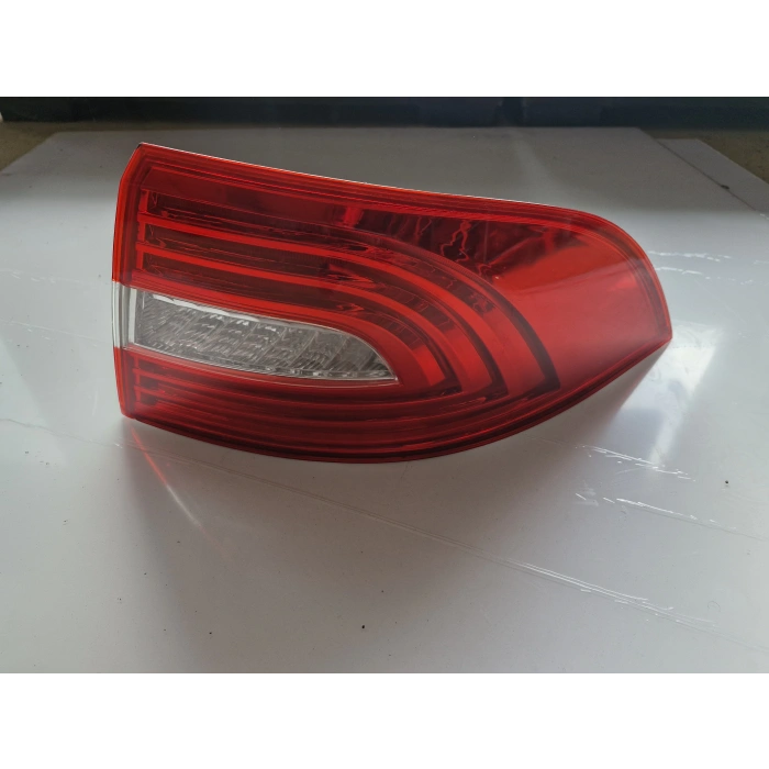 SKODA SUPERB LEDLİ SAĞ ARKA STOP LAMBASI 2013-2015 SOKET TERS
