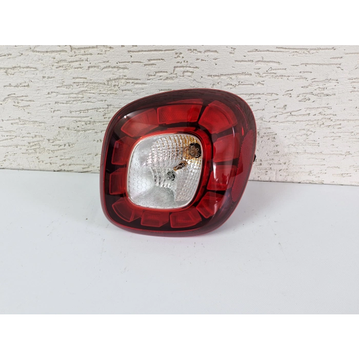 SMART FORTWO FORFOUR SAĞ ARKA STOP LAMBASI LEDLİ SIFIR 2014-2017
