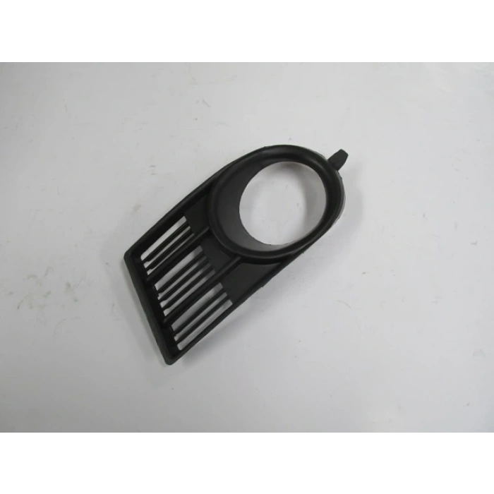 SUZUKI SWIFT- 05/07; SİS LAMBA KAPAĞI SOL SİS DELİKLİ (TYG)