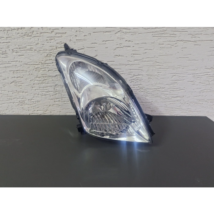 SUZUKİ SWİFT SAĞ ÖN FAR MANUEL SIFIR 2005-2011