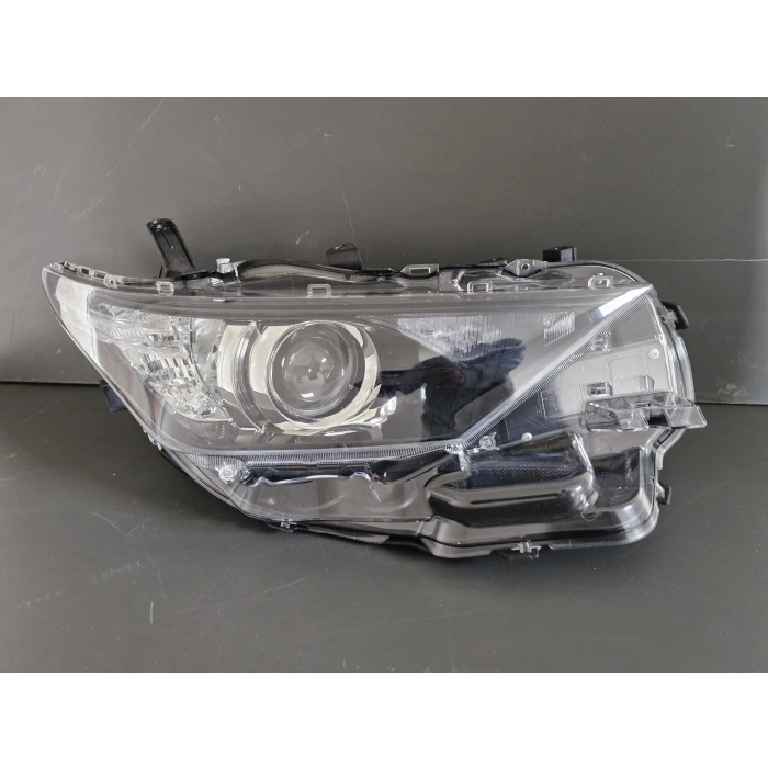 TOYOTA AURİS SAĞ ÖN FAR LEDLİ MOTORLU SIFIR 2015-2018