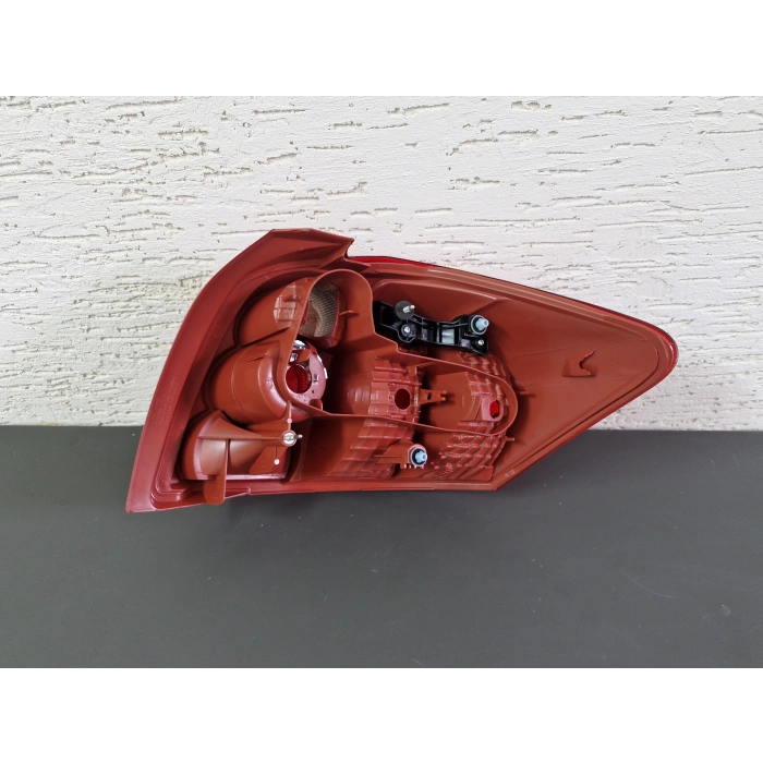 TOYOTA AURİS SOL ARKA STOP LAMBASI ULO SIFIR 2006-2009