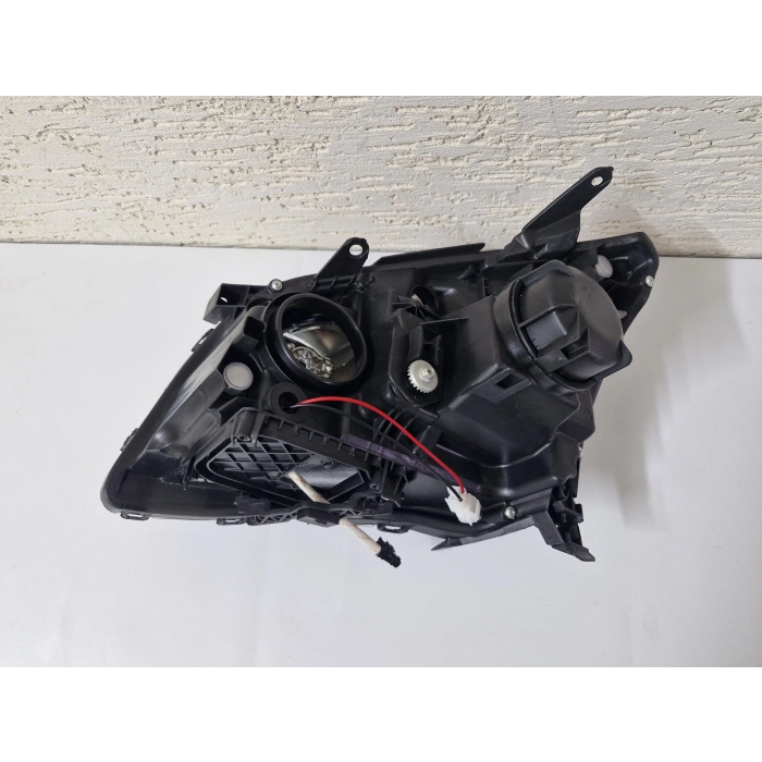 TOYOTA AVENSİS ZENONLU SAĞ ÖN FAR SIFIR 2006-2009