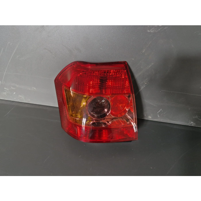 TOYOTA COROLLA HB SAĞ ARKA STOP LAMBASI SIFIR 2004-2007
