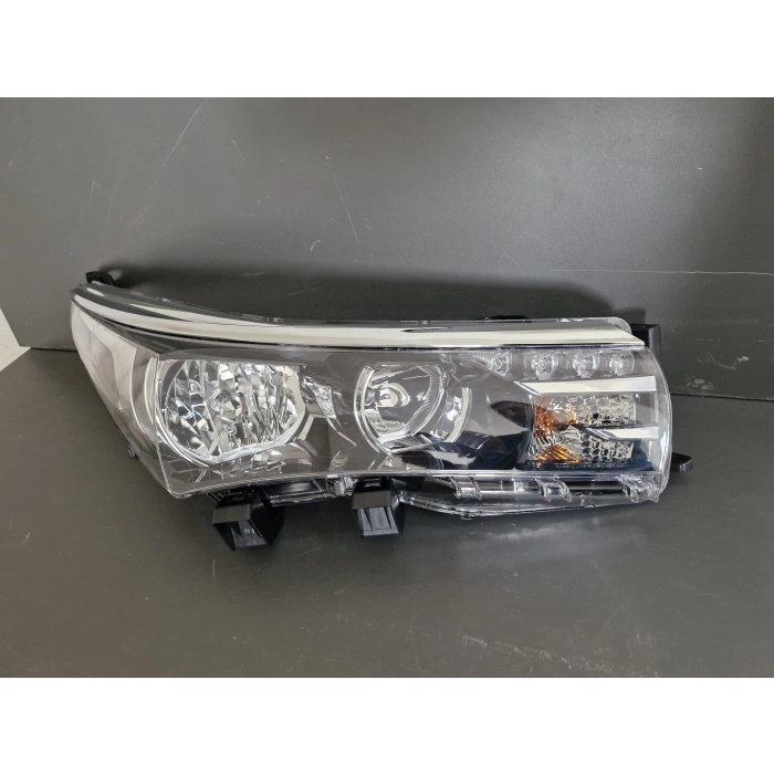 TOYOTA COROLLA SAĞ ÖN FAR LEDLİ NİKELAJ ÇITALI SIFIR 2013-2016