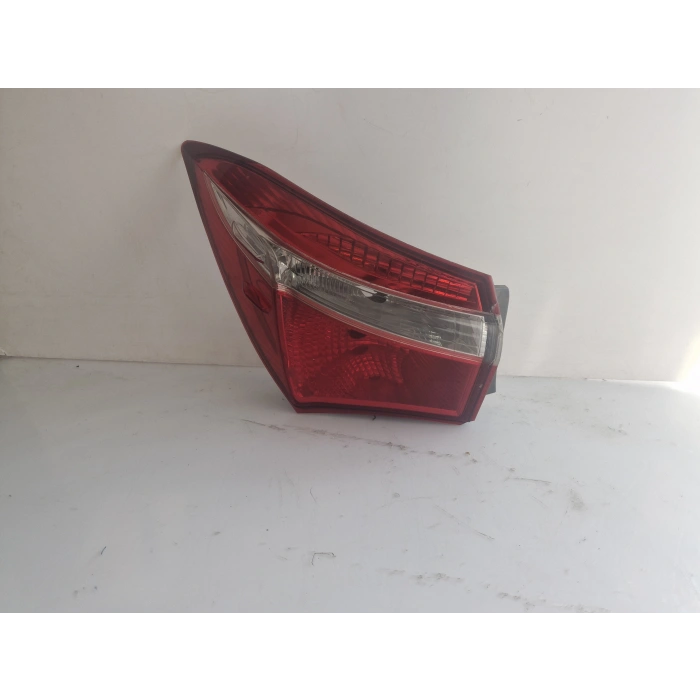 TOYOTA COROLLA SOL ARKA STOP LAMBASI ÇIKMA 2013-2016