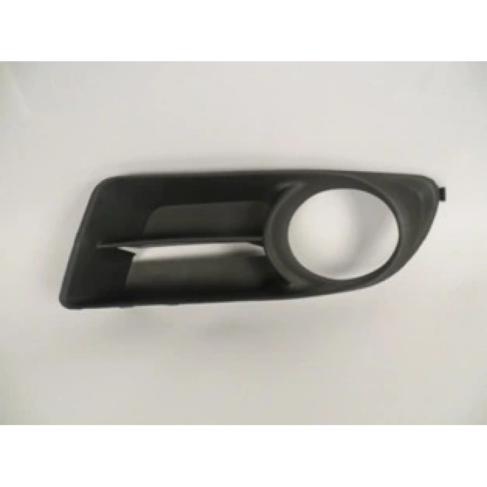 TOYOTA COROLLA- ZZE121- 05/06; SİS LAMBA KAPAĞI SOL YUVARLAK DELİKLİ (EURO BODY)