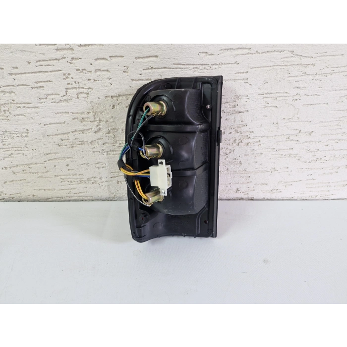 TOYOTA HİLUX LN145 SAĞ ARKA STOP LAMBASI SIFIR 1998-2001