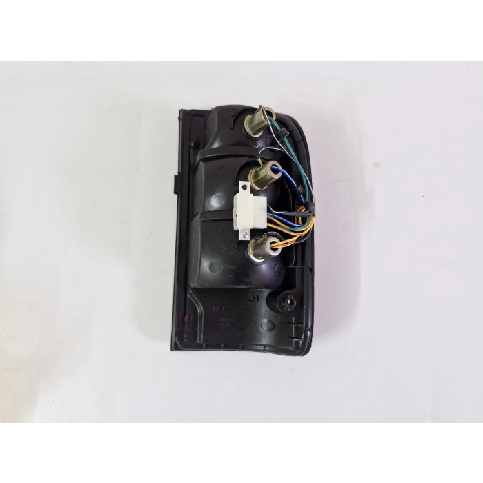 TOYOTA HİLUX LN145 SOL ARKA STOP LAMBASI SIFIR 1998-2001