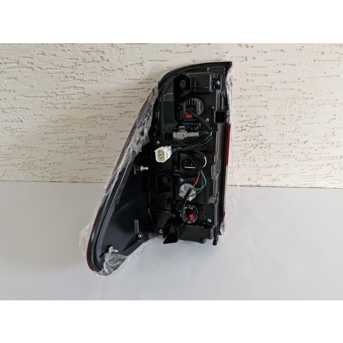 TOYOTA HİLUX SAĞ ARKA STOP DUYLU LEDLİ SIFIR 2021-2023