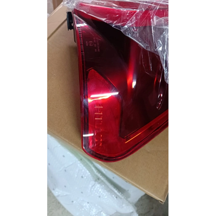 TOYOTA HİLUX SAĞ ARKA STOP DUYLU LEDLİ SIFIR HİLUX YAZILI 2021-2025